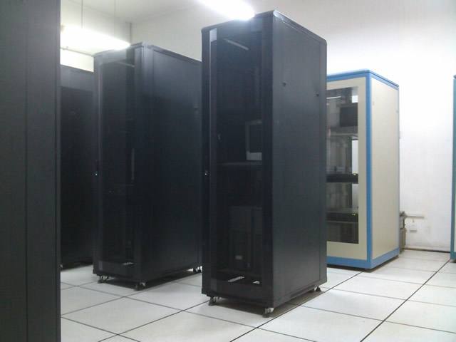 機房環境漏水、濕度、煙霧如何實現報警？安裝動環系統即可！